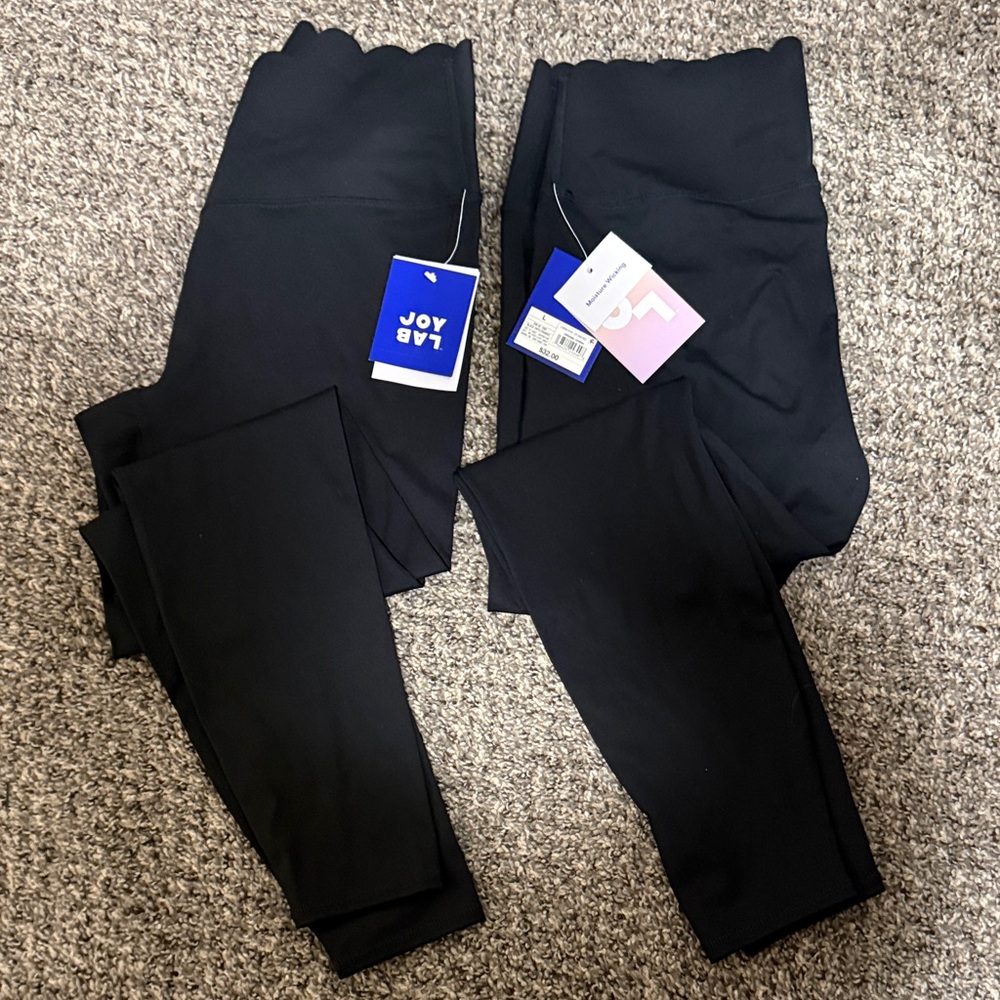 JoyLab scallop woman’s Classic Black Leggings. NWT size L